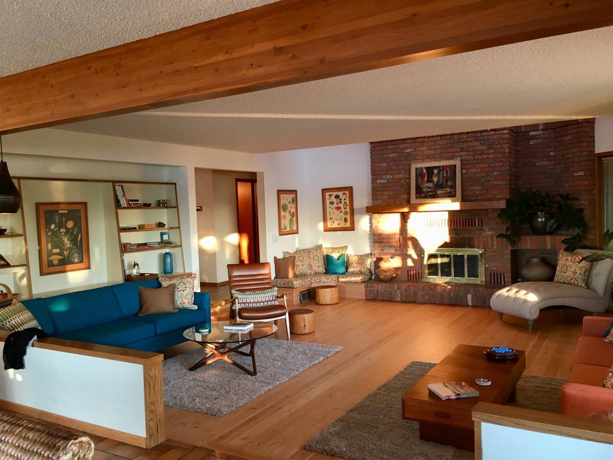 Summerhill Estate House Bed & Breakfast เคโลว์นา ภายนอก รูปภาพ